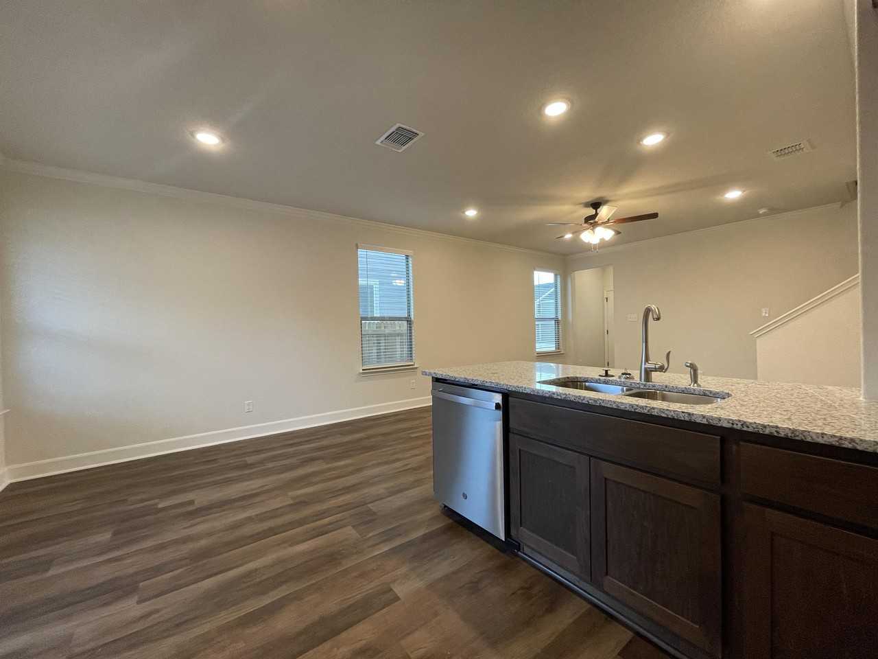2207 Lynwood Bend San Antonio, Tx. #101 - Photo 6 of 26