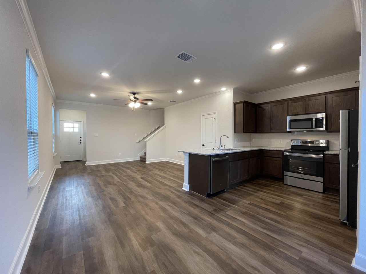 2207 Lynwood Bend San Antonio, Tx. #101 - Photo 4 of 26