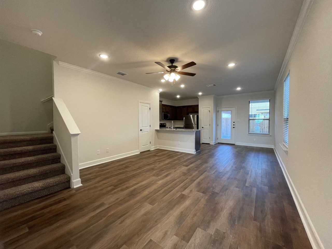 2207 Lynwood Bend San Antonio, Tx. #101 - Photo 3 of 26