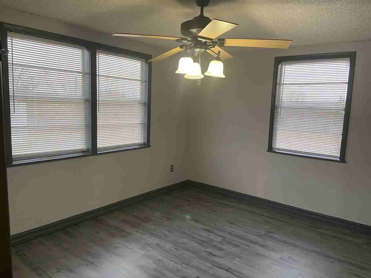 8428 Shaw Rd - Photo 4 of 7