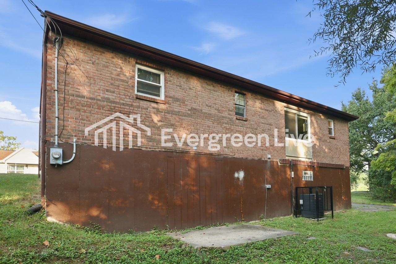 822 Cox Rd - Photo 3 of 15