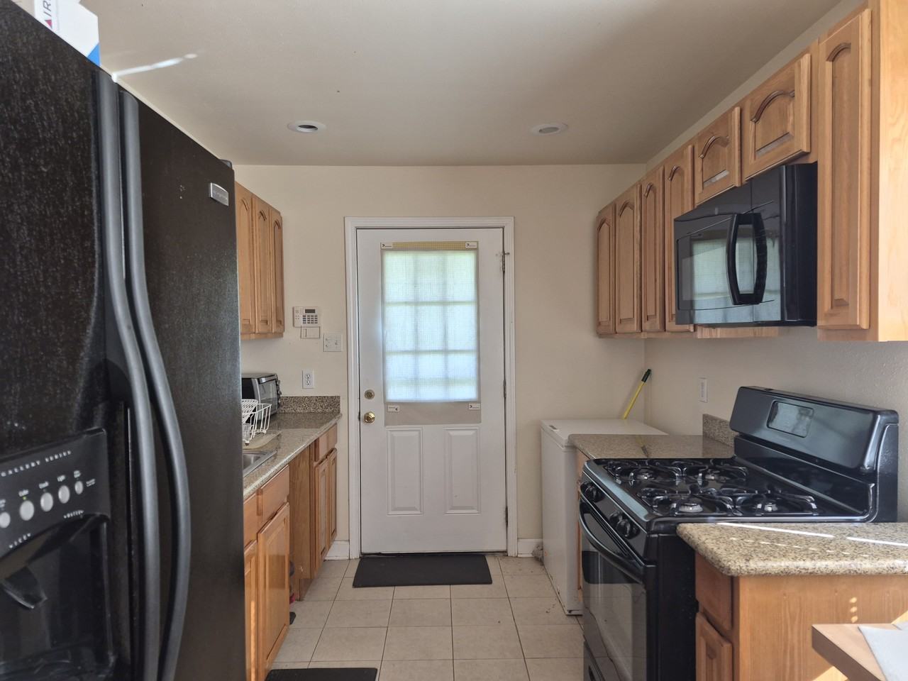 4918 Mendez St - Photo 6 of 8