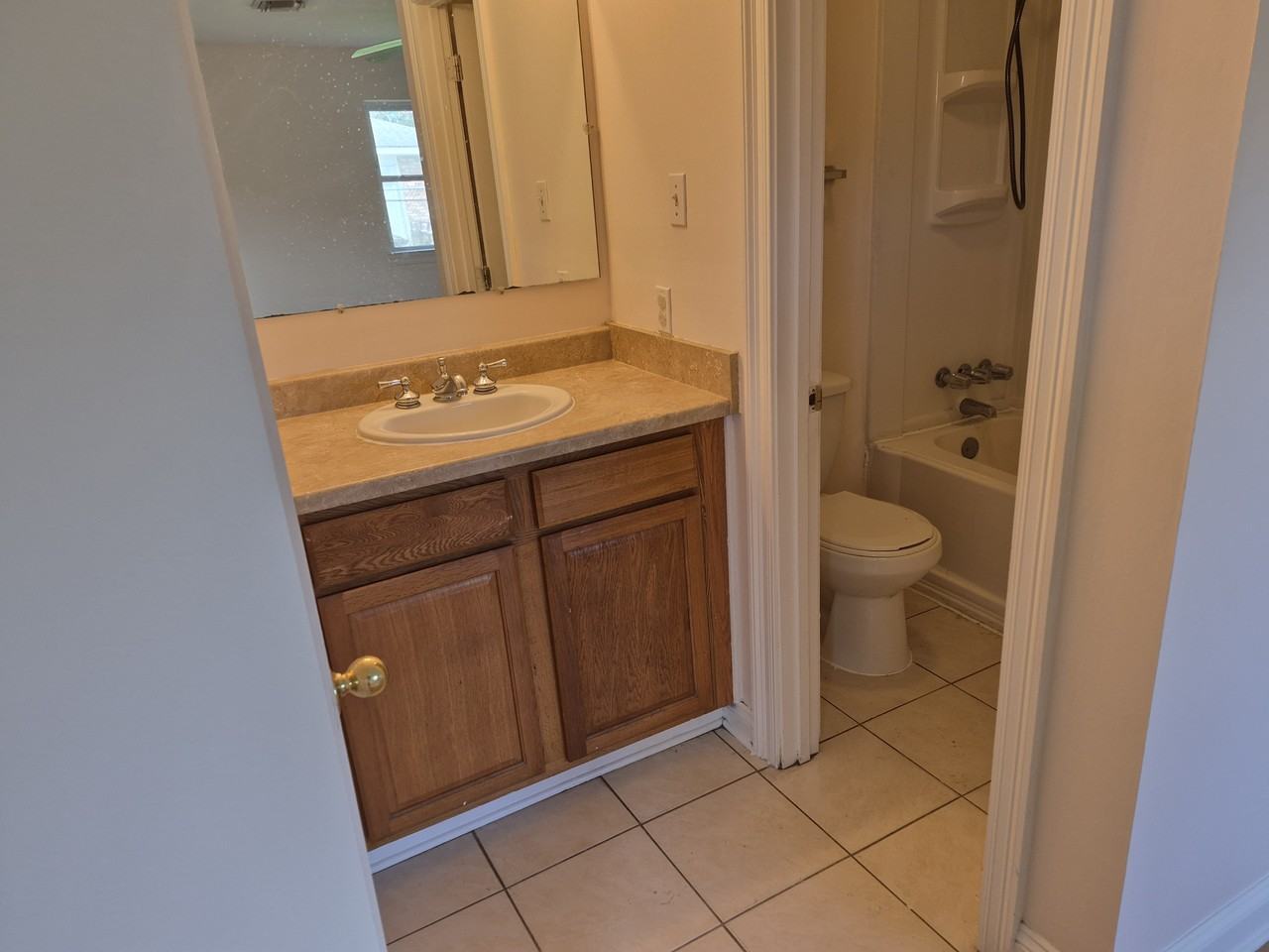 7591 Vincent St - Photo 4 of 14