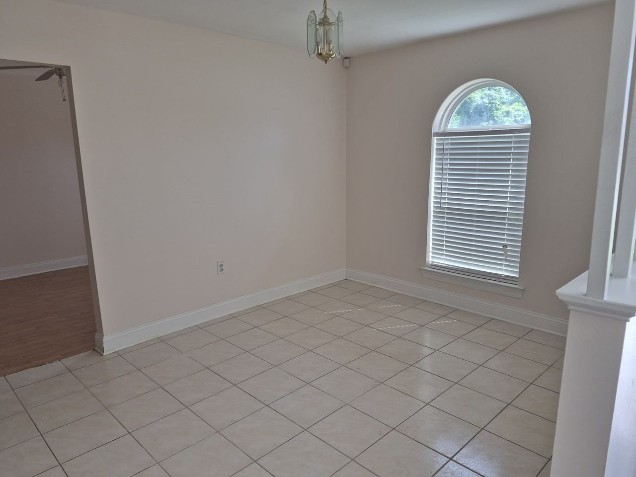 7591 Vincent St - Photo 5 of 14