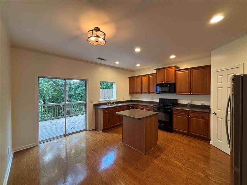1161 Liberty Pkwy Nw - Photo 5 of 16