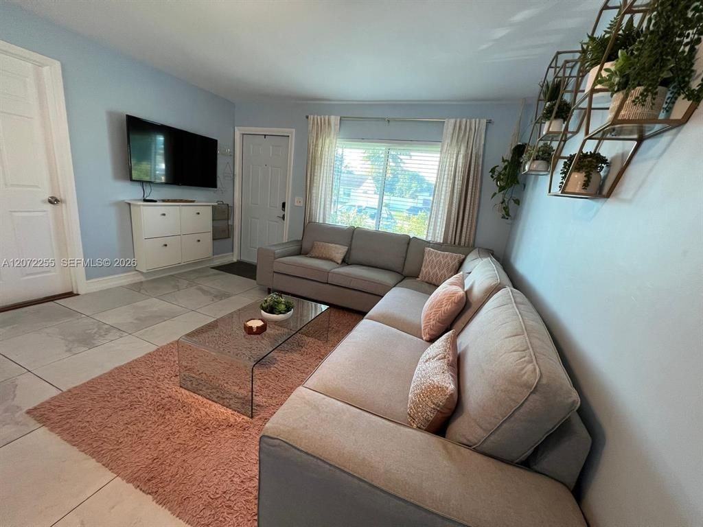 7306 Forest Blvd - Photo 4 of 8