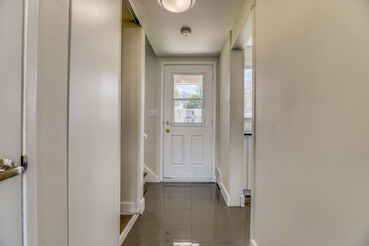 321-347 Yonge Street - Photo 2 of 15