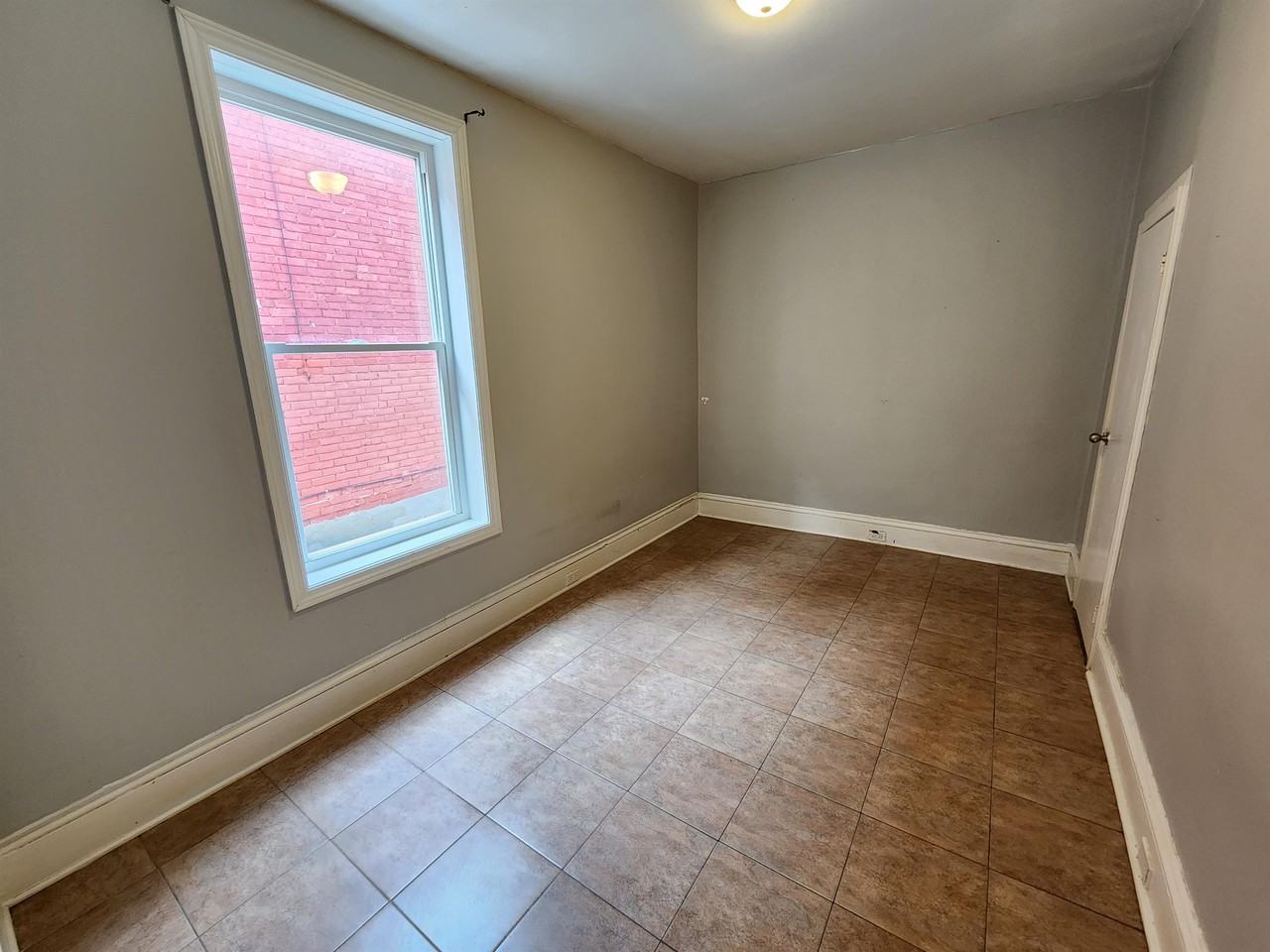 865 Somerset Street W - Photo 7 of 10