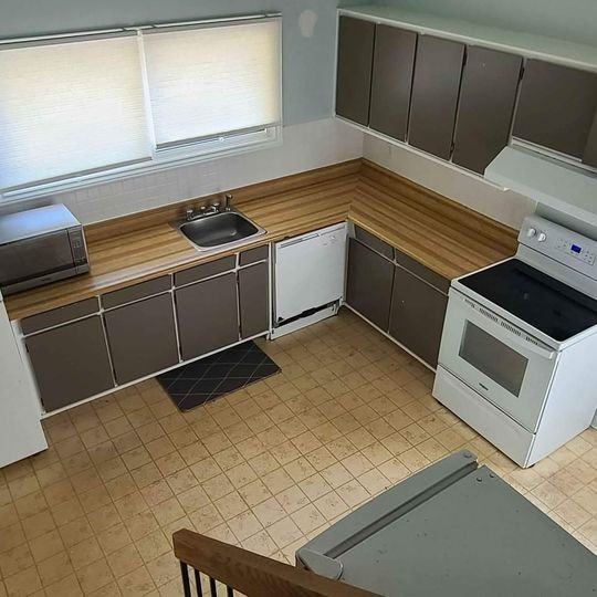 1162 Parkway Drive - Photo 2 of 14