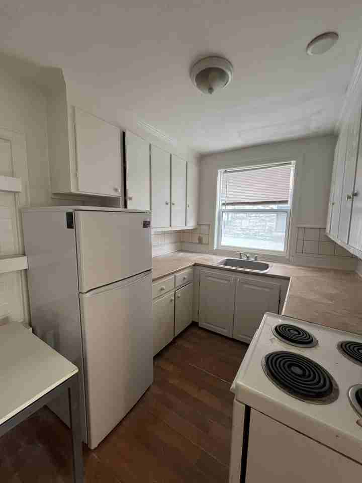 196 Waverley Street - Photo 2 of 5