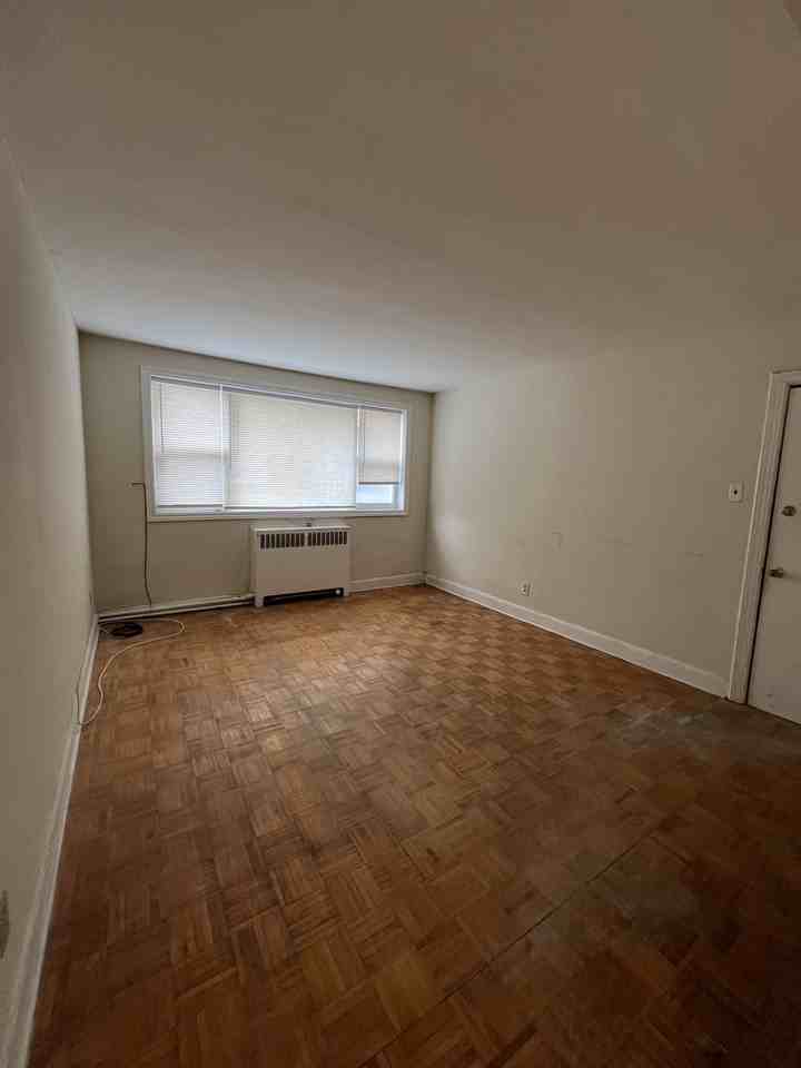 196 Waverley Street - Photo 3 of 5