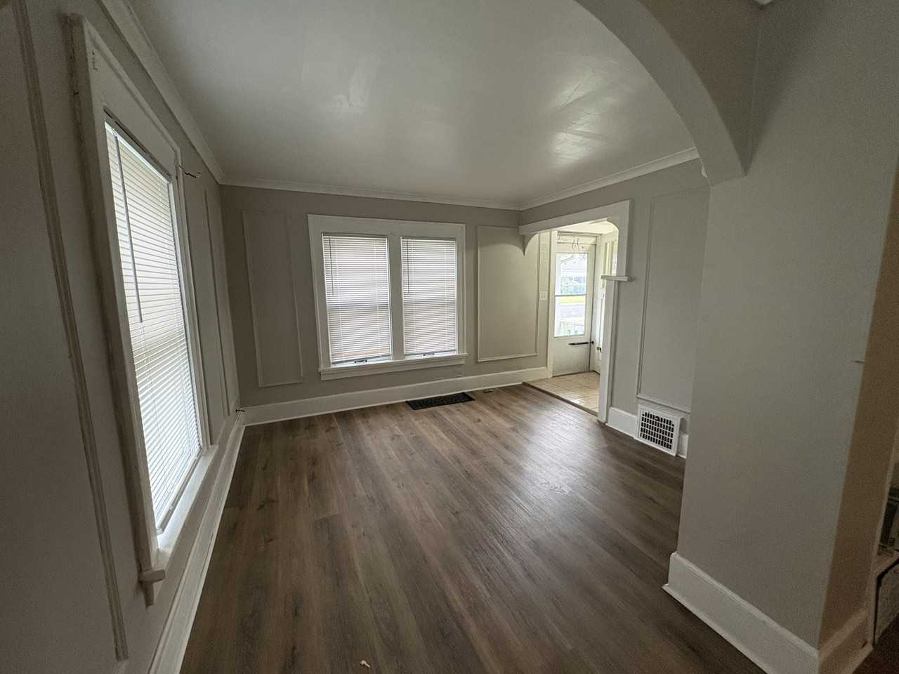 2102 West Clarke Avenue - Photo 2 of 12