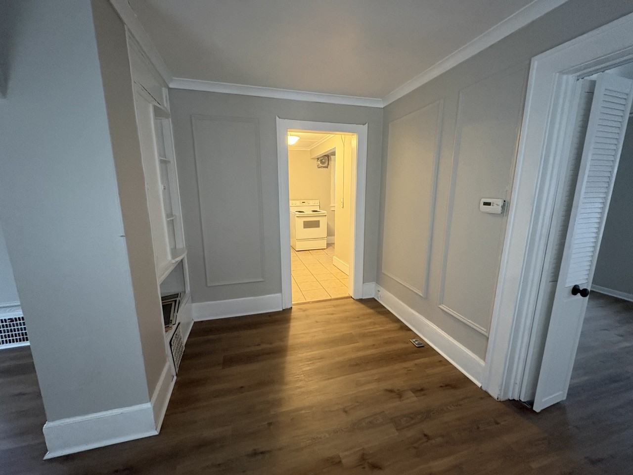 2102 West Clarke Avenue - Photo 3 of 12