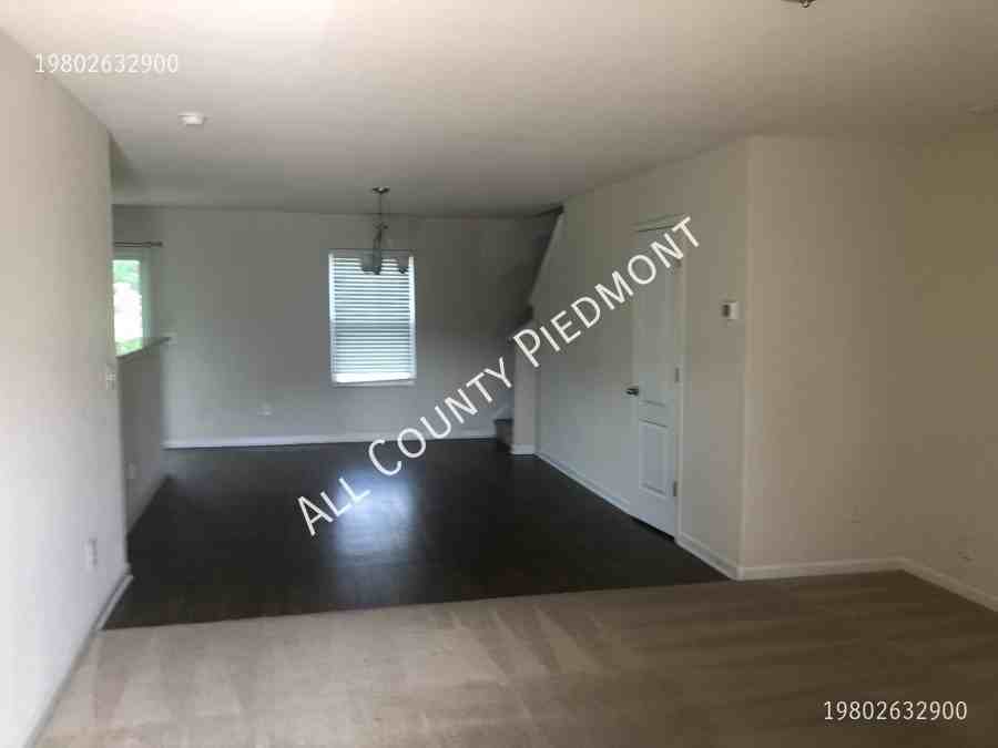 3009 Chatuge Ct - Photo 2 of 6