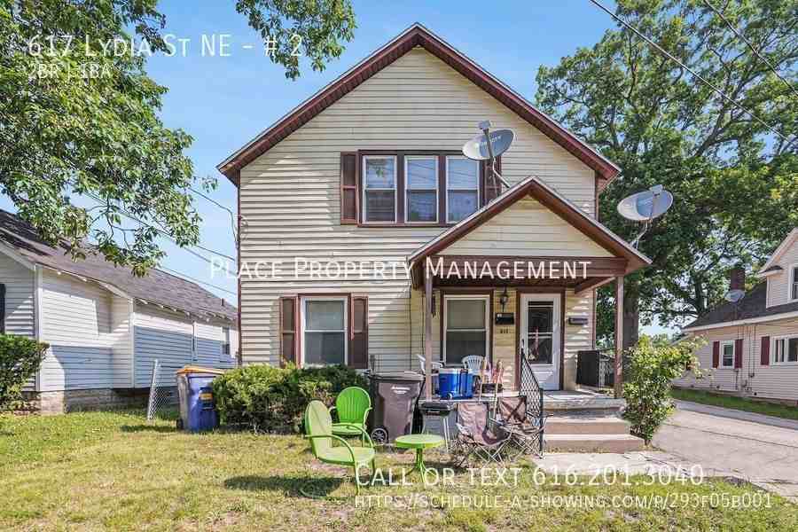 617 Lydia St Ne #2 - Photo 3 of 17