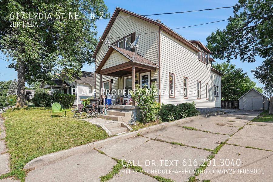 617 Lydia St Ne #2 - Photo 4 of 17