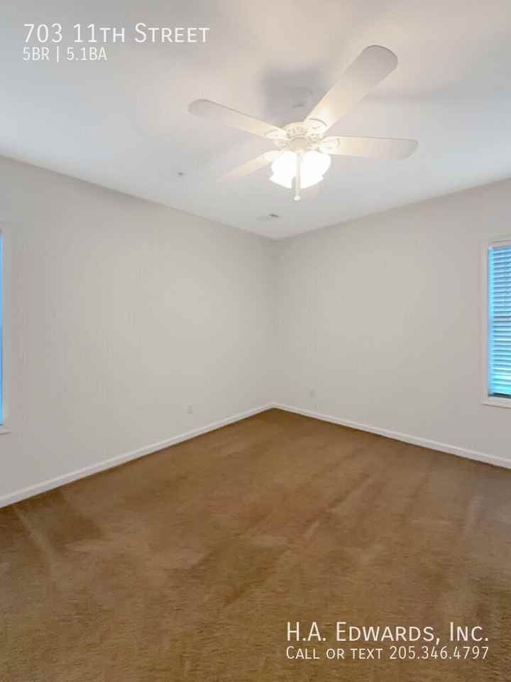703 11th St - Photo 3 of 4
