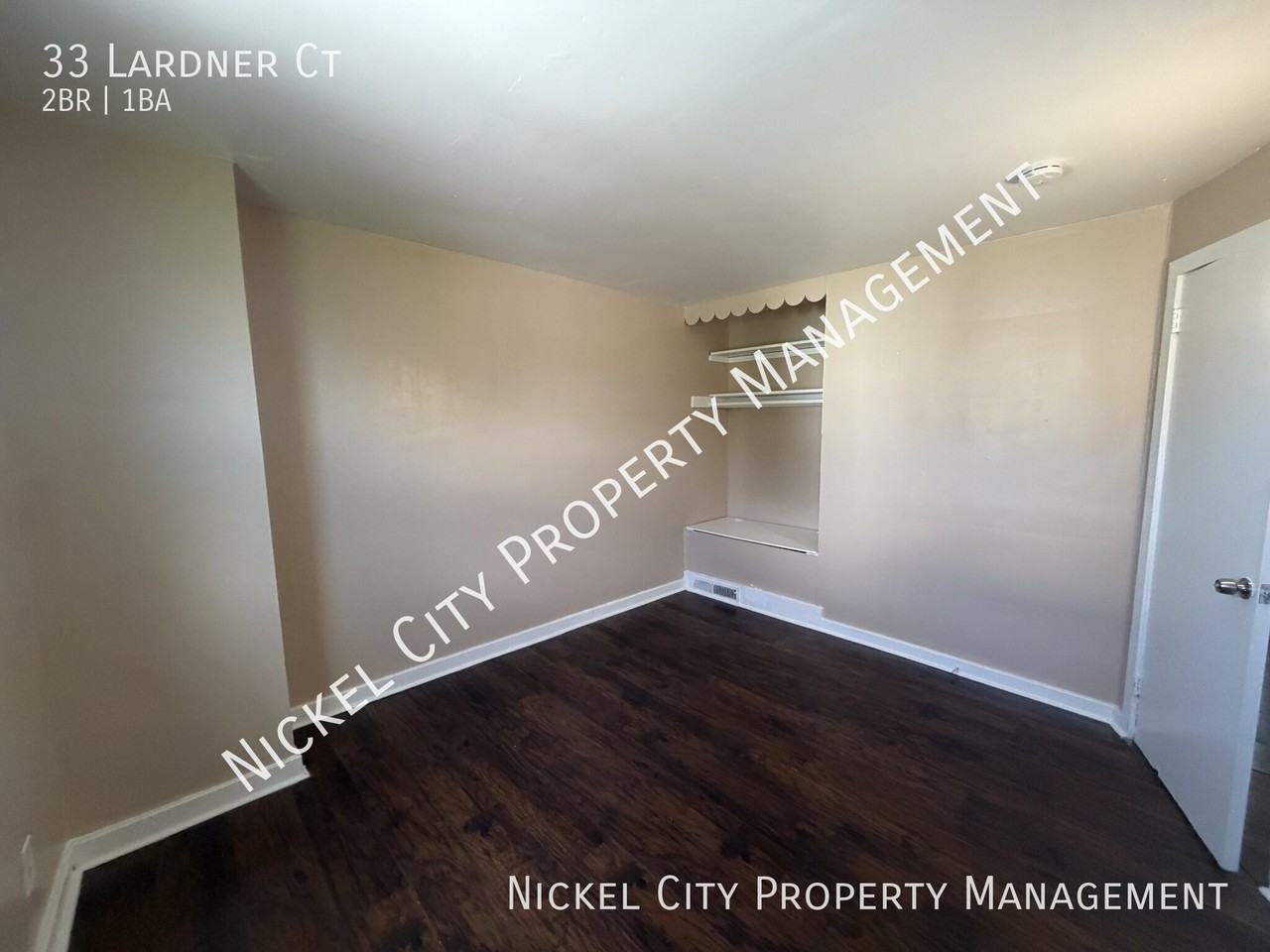 33 Lardner Ct - Photo 4 of 10