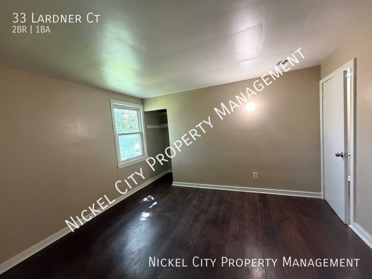 33 Lardner Ct - Photo 5 of 10