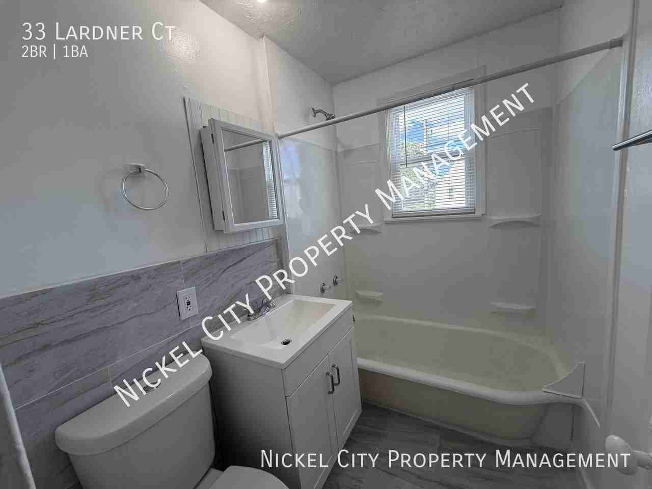 33 Lardner Ct - Photo 7 of 10