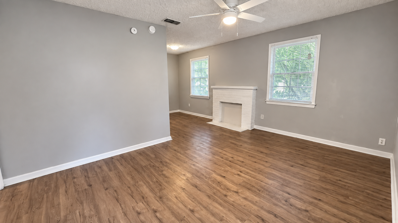 7086 Alan Ave - Photo 2 of 5