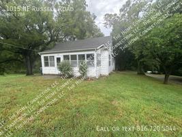 featured image of 1015 Ne Russell Rd