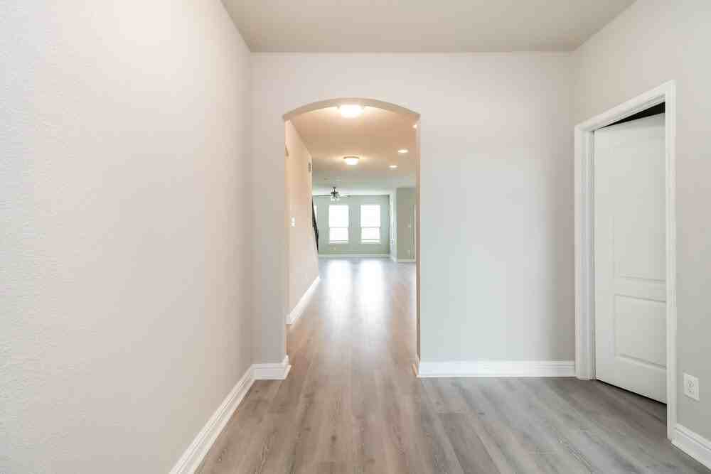 6232 Topsail Dr - Photo 4 of 17