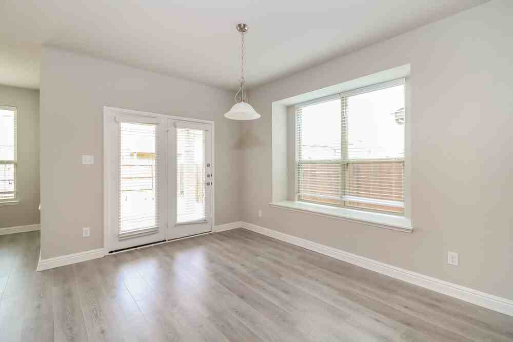 6232 Topsail Dr - Photo 7 of 17