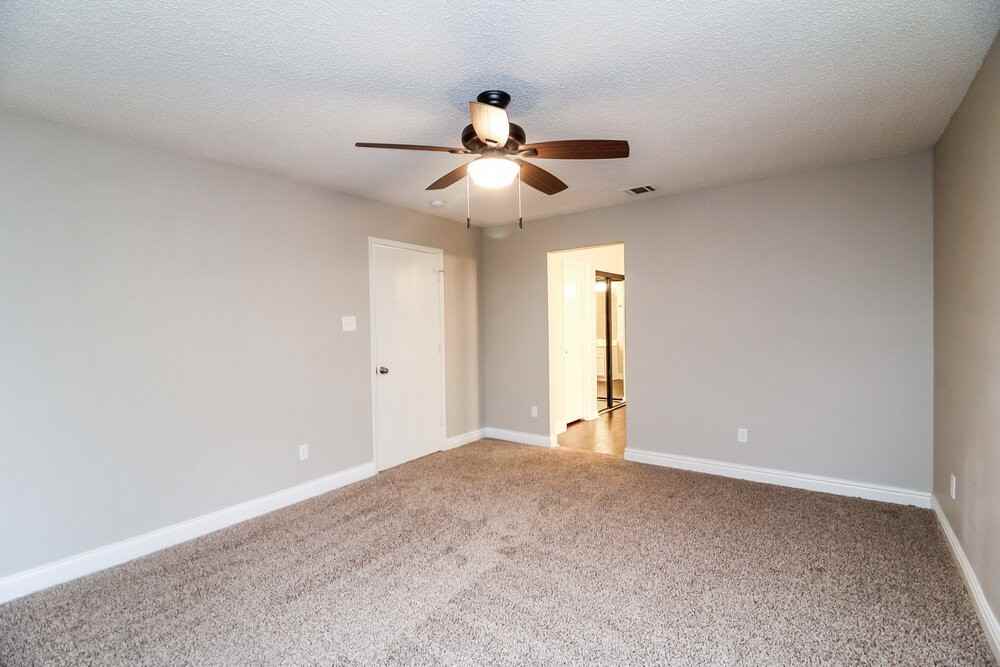 802 Wyndham Pl - Photo 7 of 17