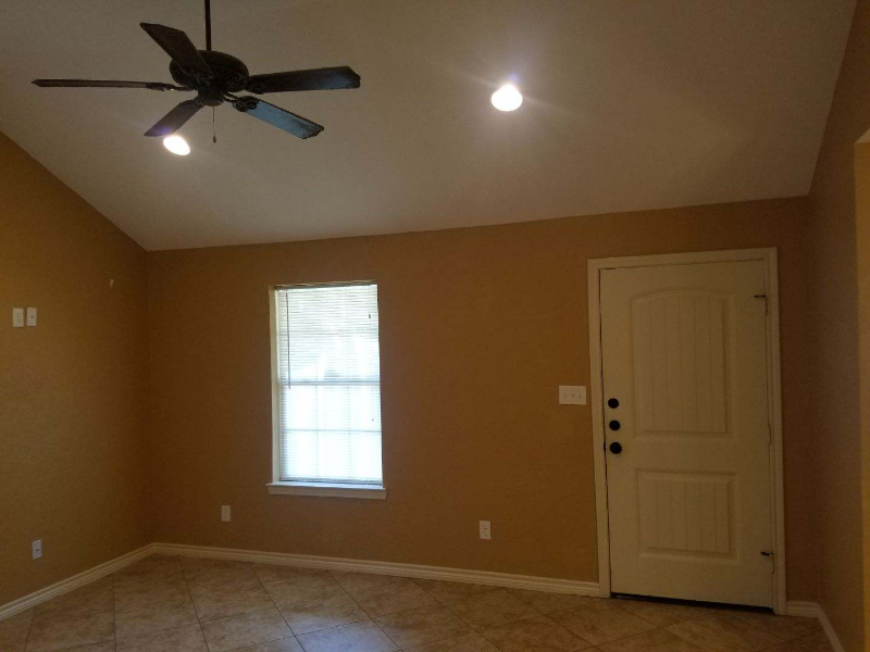 1210 Cheryl St #B - Photo 3 of 13