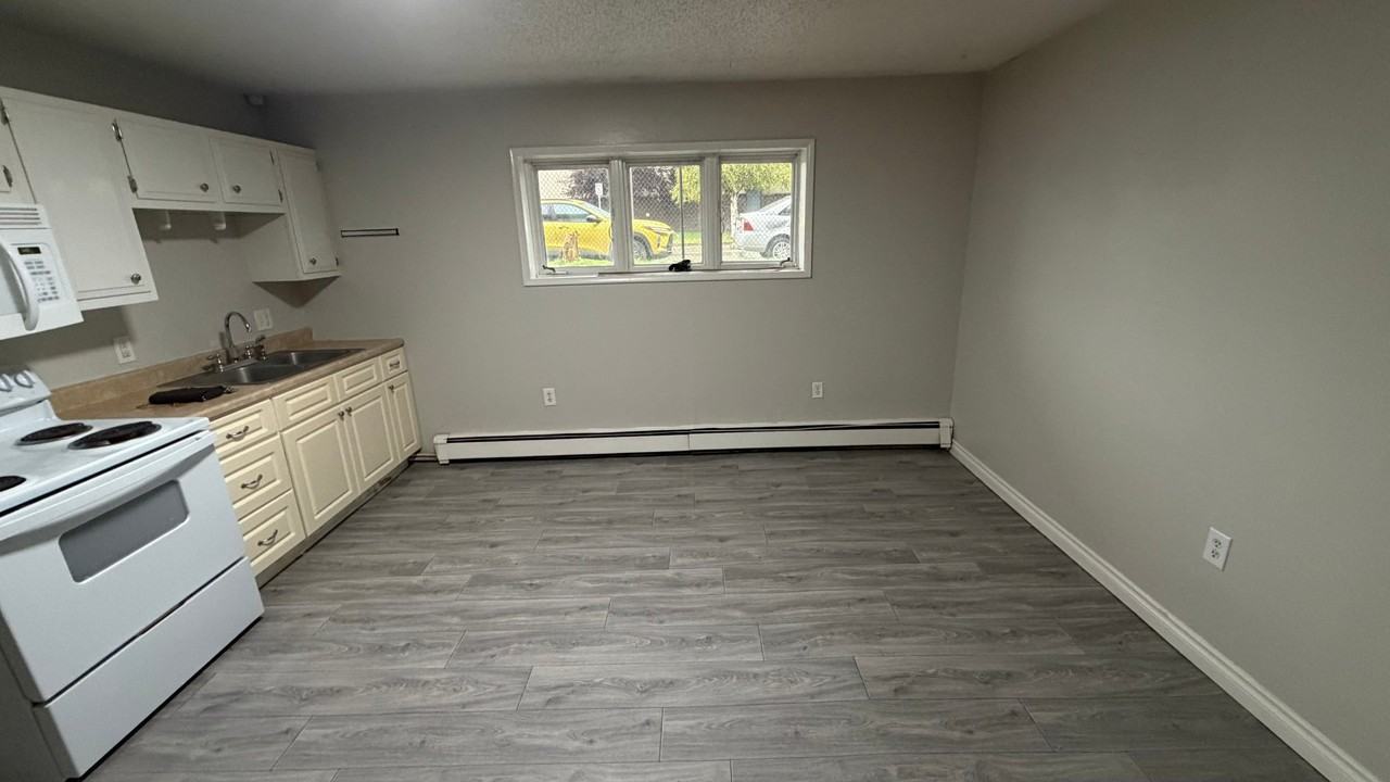 635 10th Ave #2 - Photo 3 of 7