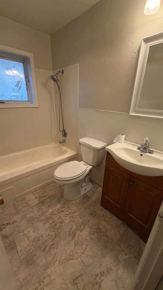 635 10th Ave #2 - Photo 5 of 7