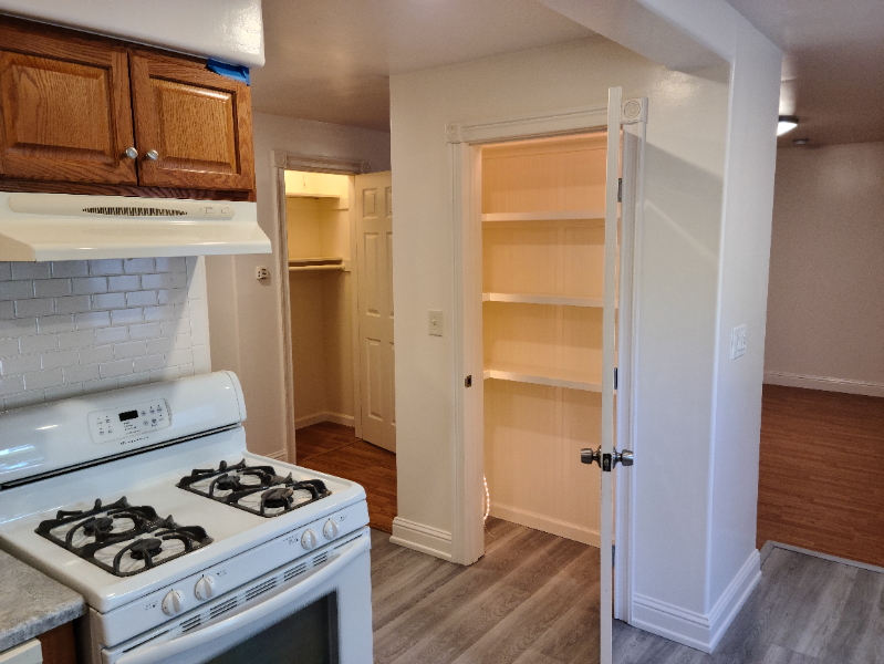 611 Santa Clara Ave #C - Photo 2 of 15