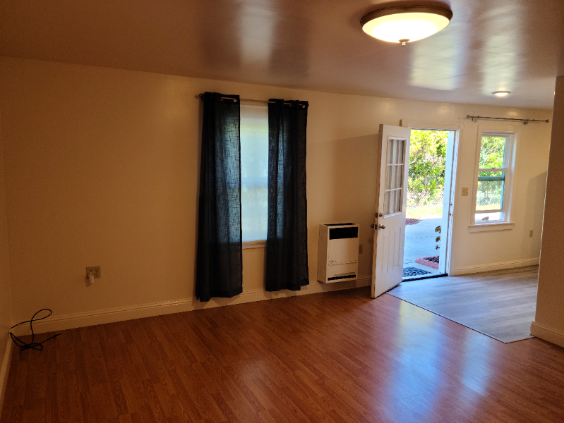 611 Santa Clara Ave #C - Photo 7 of 15