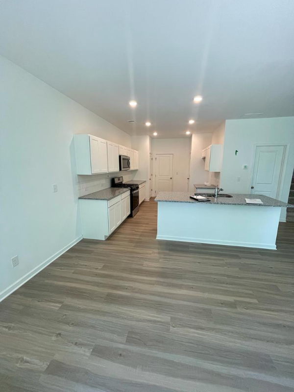 5950 Lyon St - Photo 6 of 16