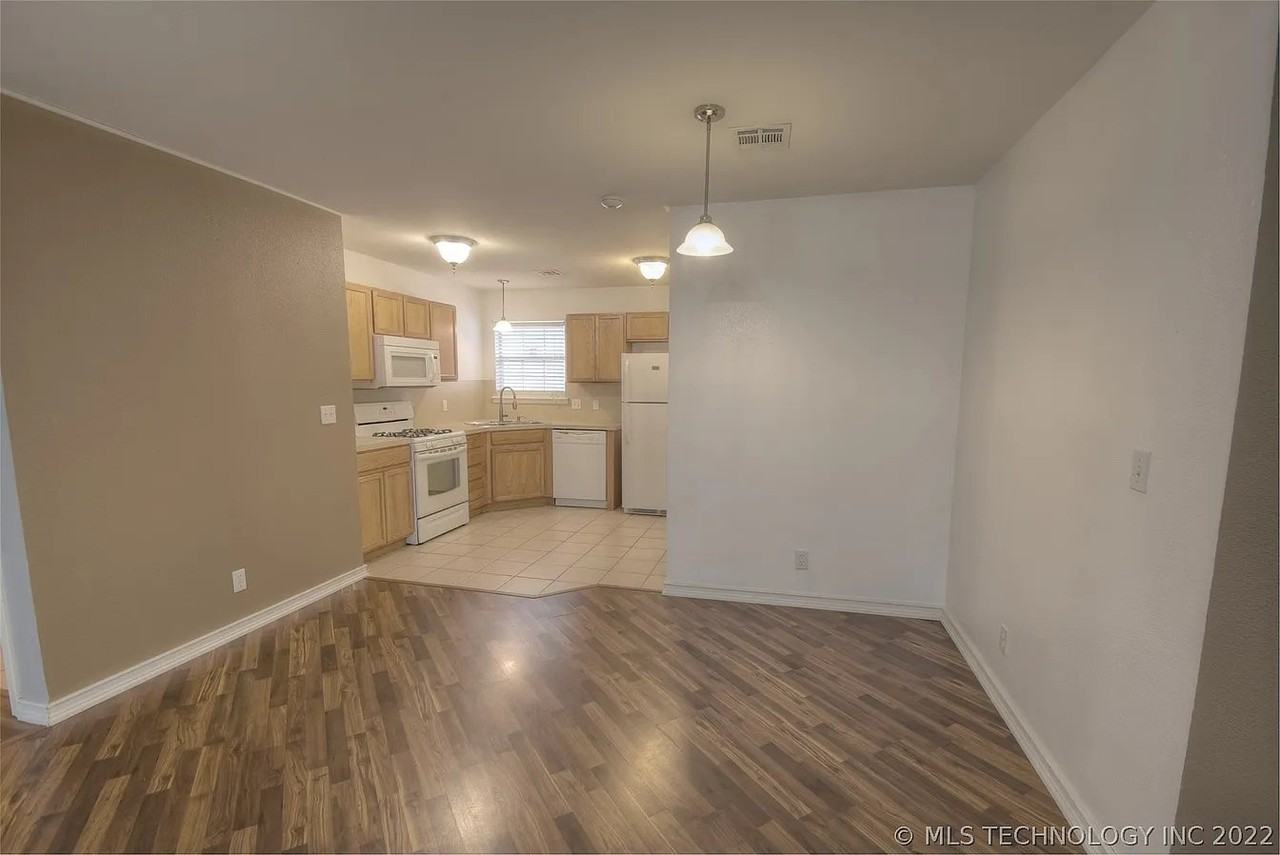 5644 S Xenophon Ave - Photo 3 of 17