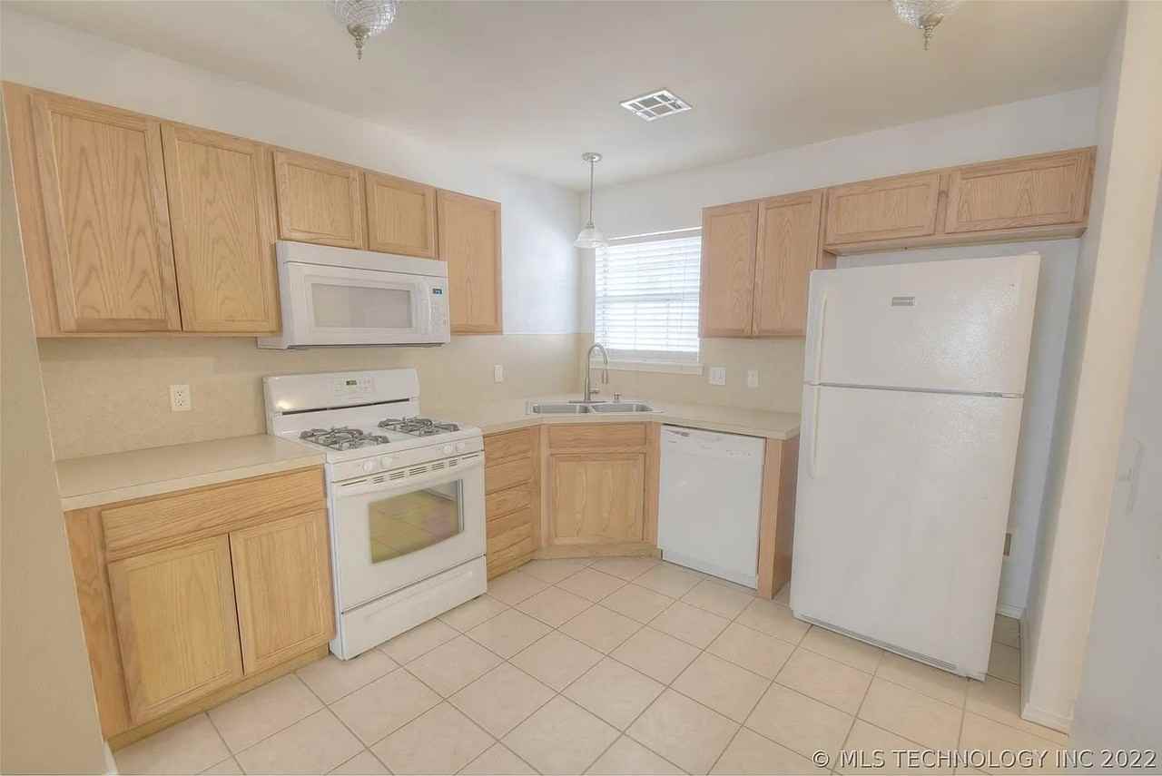 5644 S Xenophon Ave - Photo 7 of 17