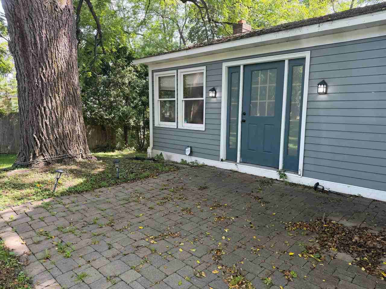 100 Main St - Photo 2 of 10