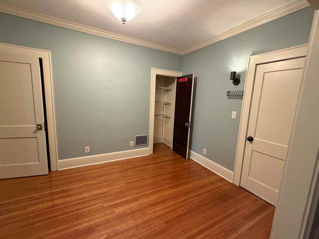 100 Main St - Photo 4 of 10