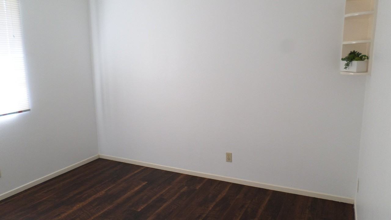 5271 Huntington Drive North, Los Angeles, Ca, Usa #207 - Photo 4 of 10