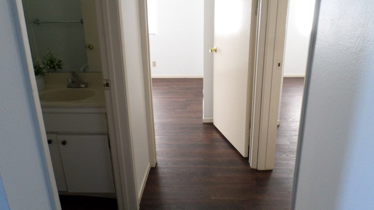 5271 Huntington Drive North, Los Angeles, Ca, Usa #207 - Photo 7 of 10