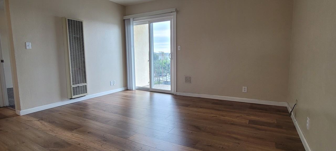 1830 10th Ave #8 - Photo 3 of 24