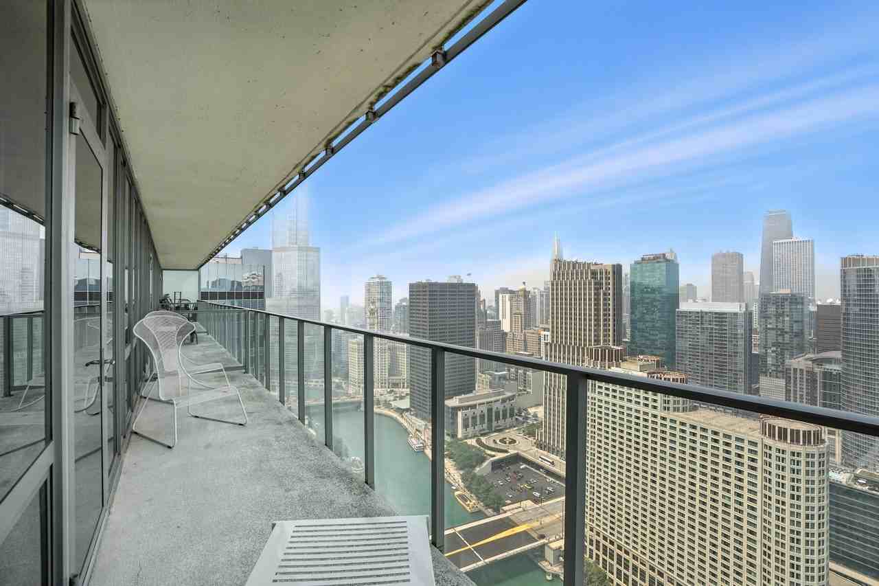 337 E Wacker Dr - Photo 4 of 19