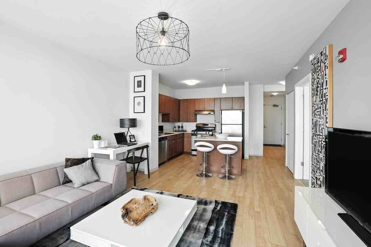 337 E Wacker Dr - Photo 6 of 19