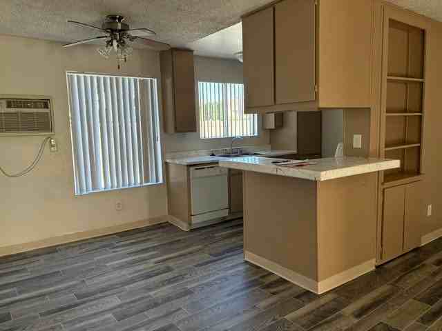 995 N Mollison Ave #27 - Photo 2 of 3