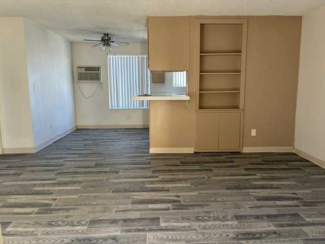 995 N Mollison Ave #27 - Photo 3 of 3