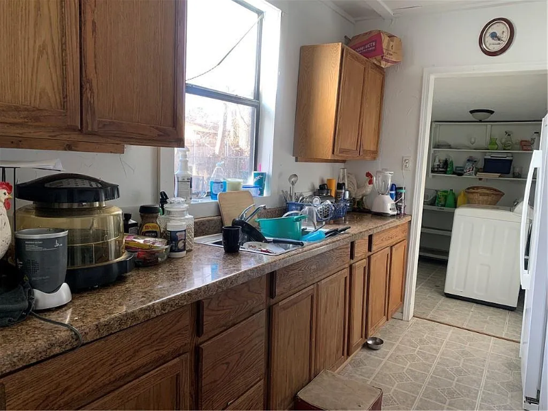 928 N Park Ave - Photo 3 of 6