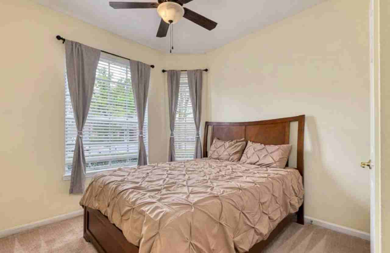 7990 Baymeadows Rd E - Photo 6 of 7