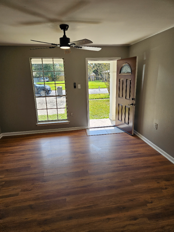 311 Crestview Ave - Photo 3 of 11