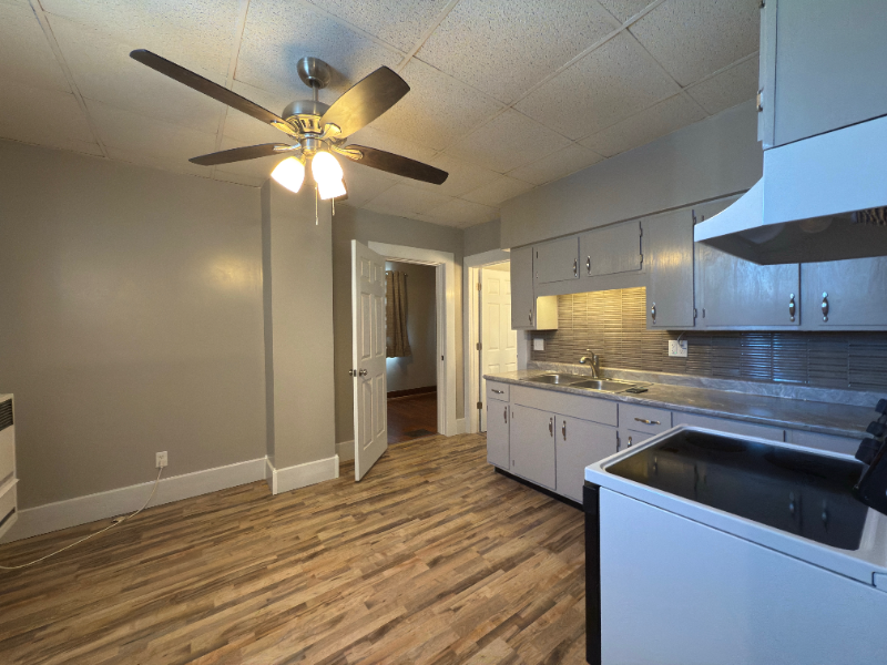 339 W North A #A - Photo 2 of 6